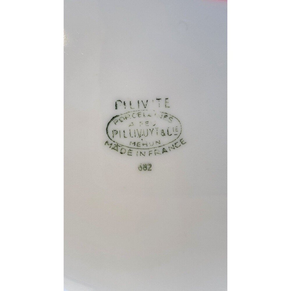 Pillivuyt France, White Pleated Porcelain Souffle Dish, Bakeware, 6.25” x 2 1/2” - Picture 3 of 6